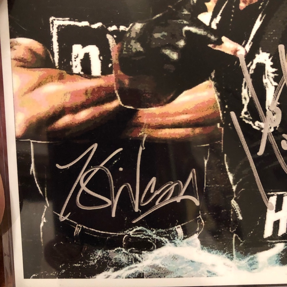 NWO cast signed ✍🏼 (Rp) - Picture 4 of 5